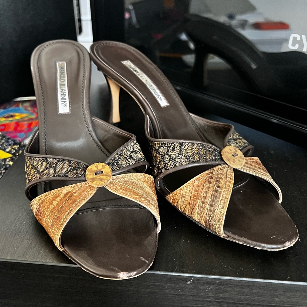 Manolo Blahnik® ♥︎ Mixed Media Kitten Heels ♥︎